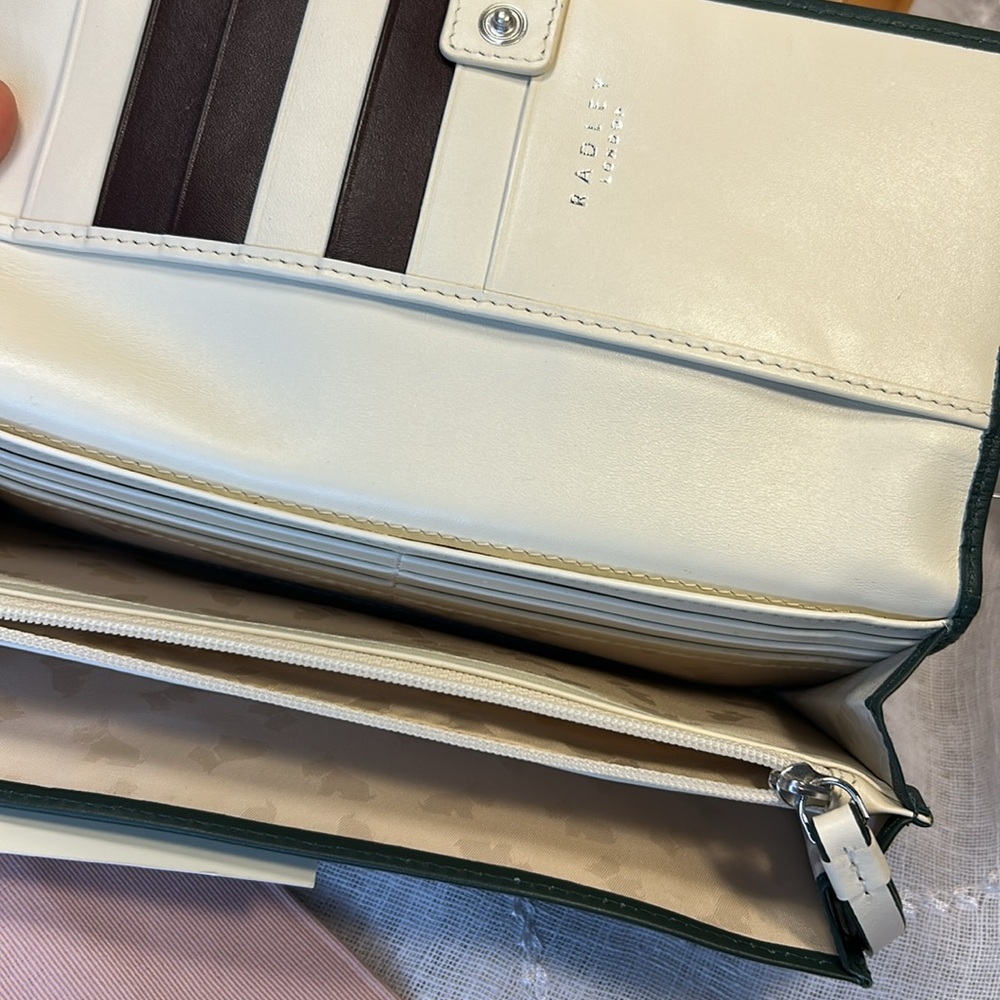 NWT Radley London Leather Green Wallet Fox and Hound Design - Picture 4 of 14